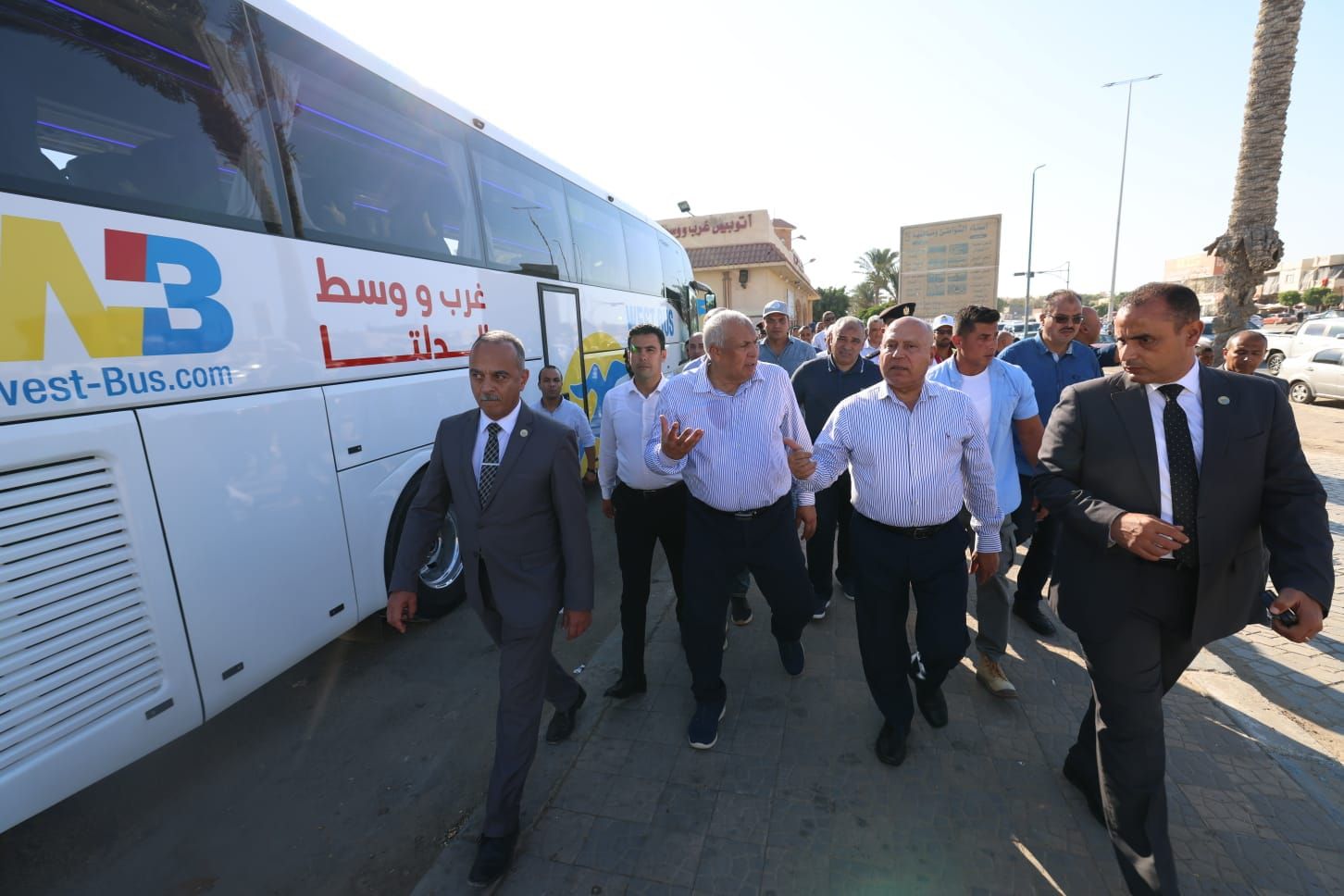 وزير النقل يتفقد محطة أتوبيسات غرب ووسط الدلتا بمطروح (2) وزير النقل يتفقد محطة أتوبيسات غرب ووسط الدلتا بمطروح (2)