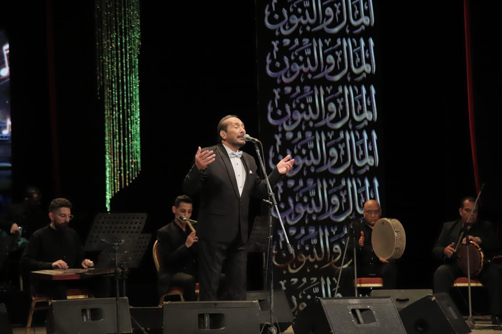 الفنان على الحجار