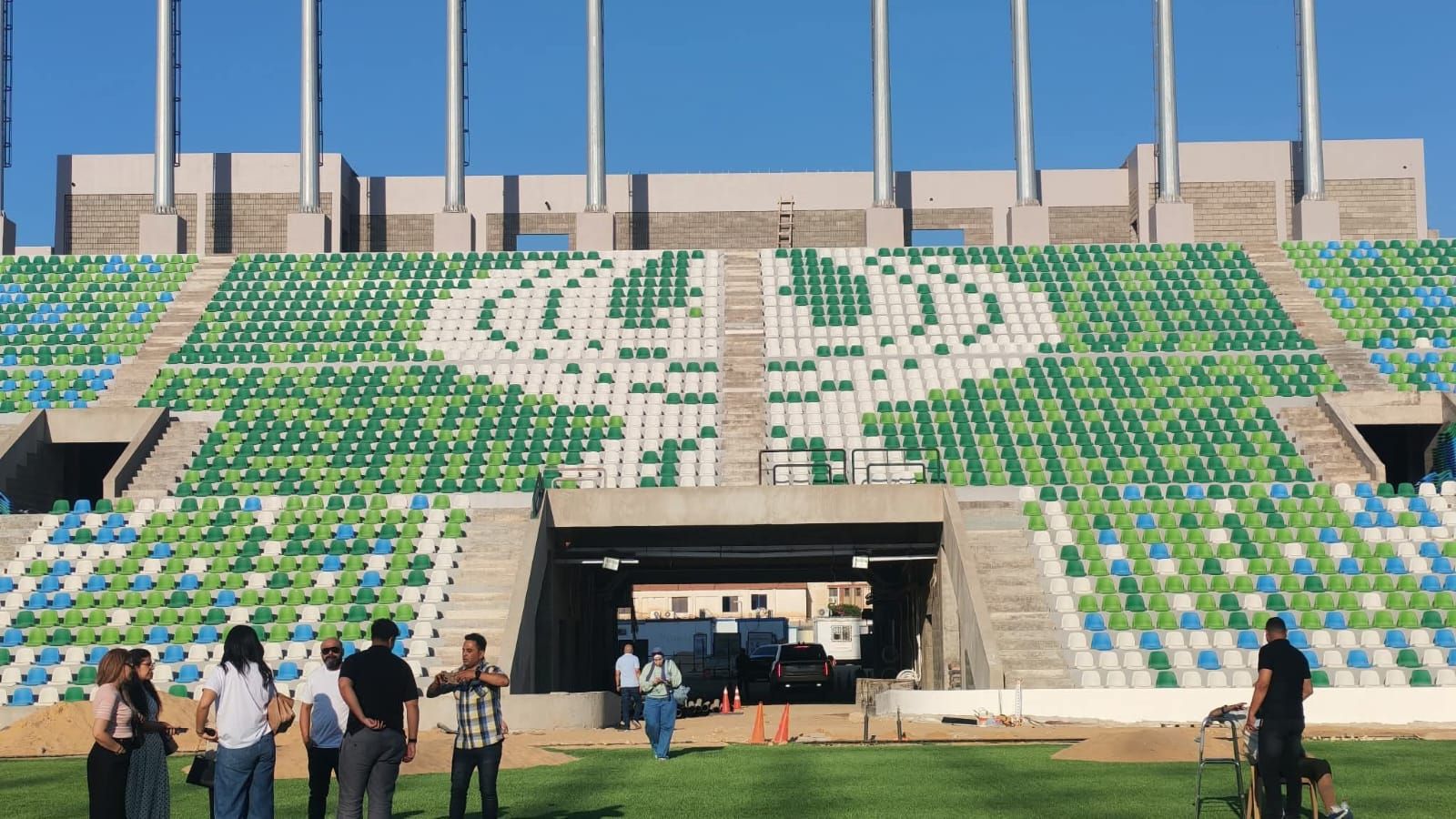 مدرجات الاستاد بعد وضع الكراسي مدرجات الاستاد بعد وضع الكراسي