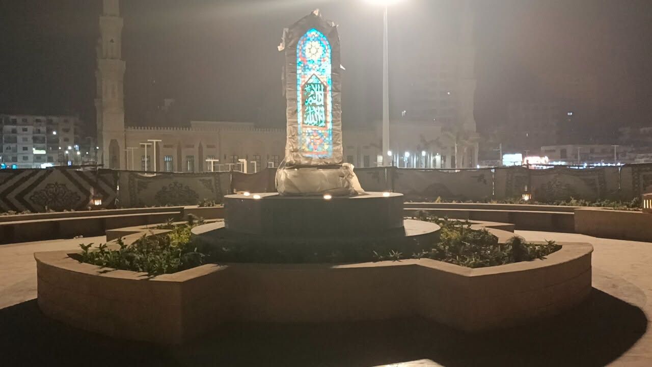 انارة الميدان ليلا