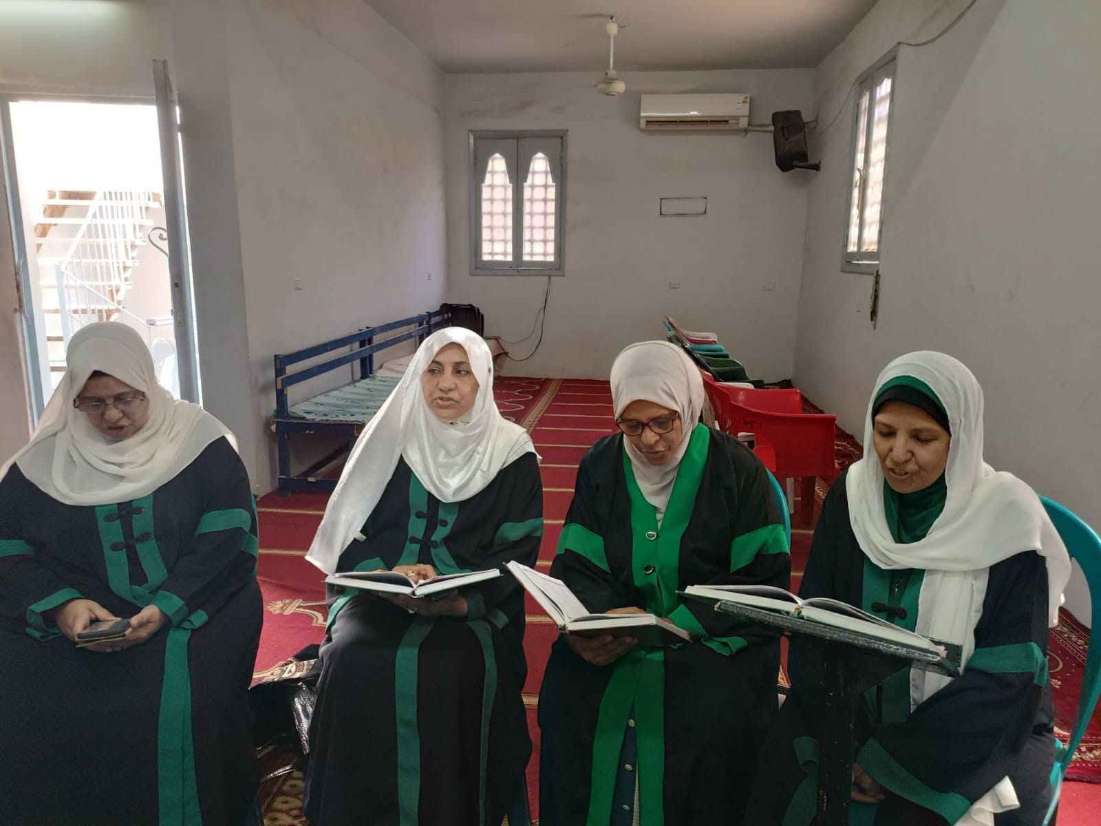أوقاف الأقصر تنظّم قافلة دعوية للواعظات بعنوان الماء حياة ونماء أوقاف الأقصر تنظّم قافلة دعوية للواعظات بعنوان الماء حياة ونماء