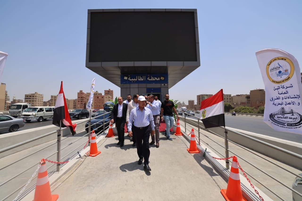 وزير النقل يتفقد المرحلة الثانية للأتوبيس الترددي