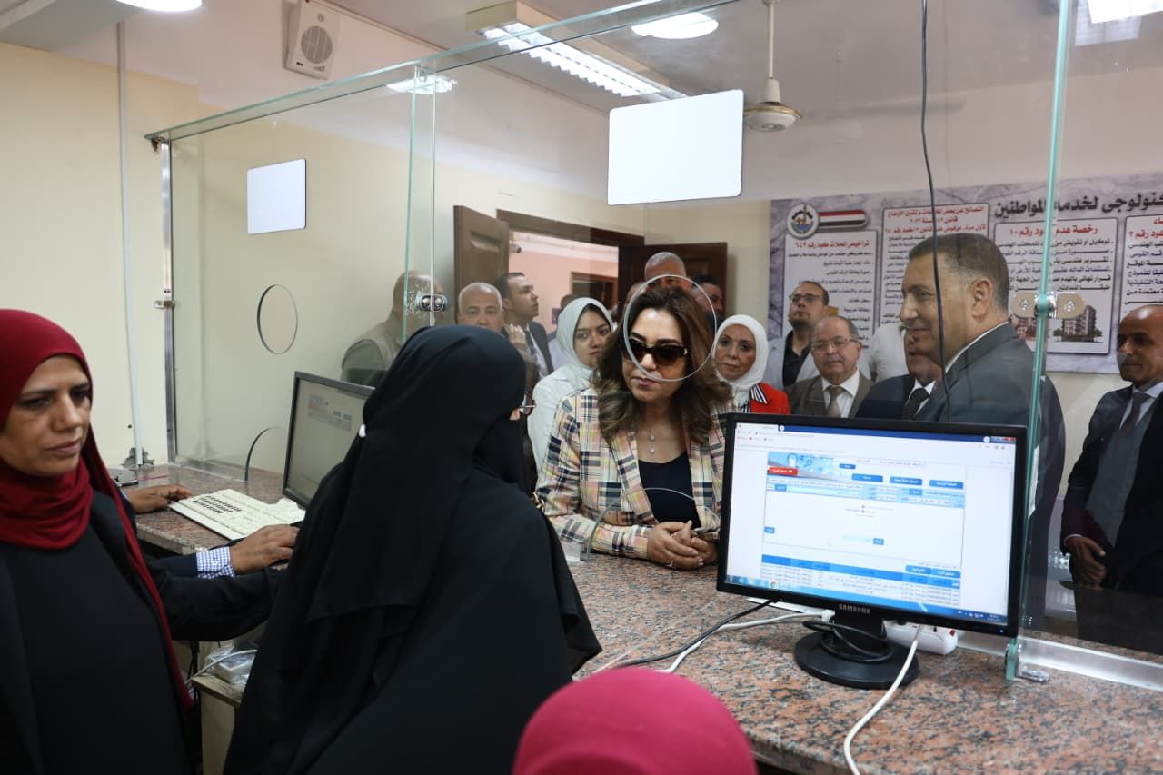 جولة الوزيرة بالمركز التكنولوجي جولة الوزيرة بالمركز التكنولوجي
