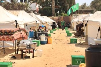 السعودية تنشئ مخيمًا جديدًا لإيواء النازحين في دير البلح وسط قطاع غزة