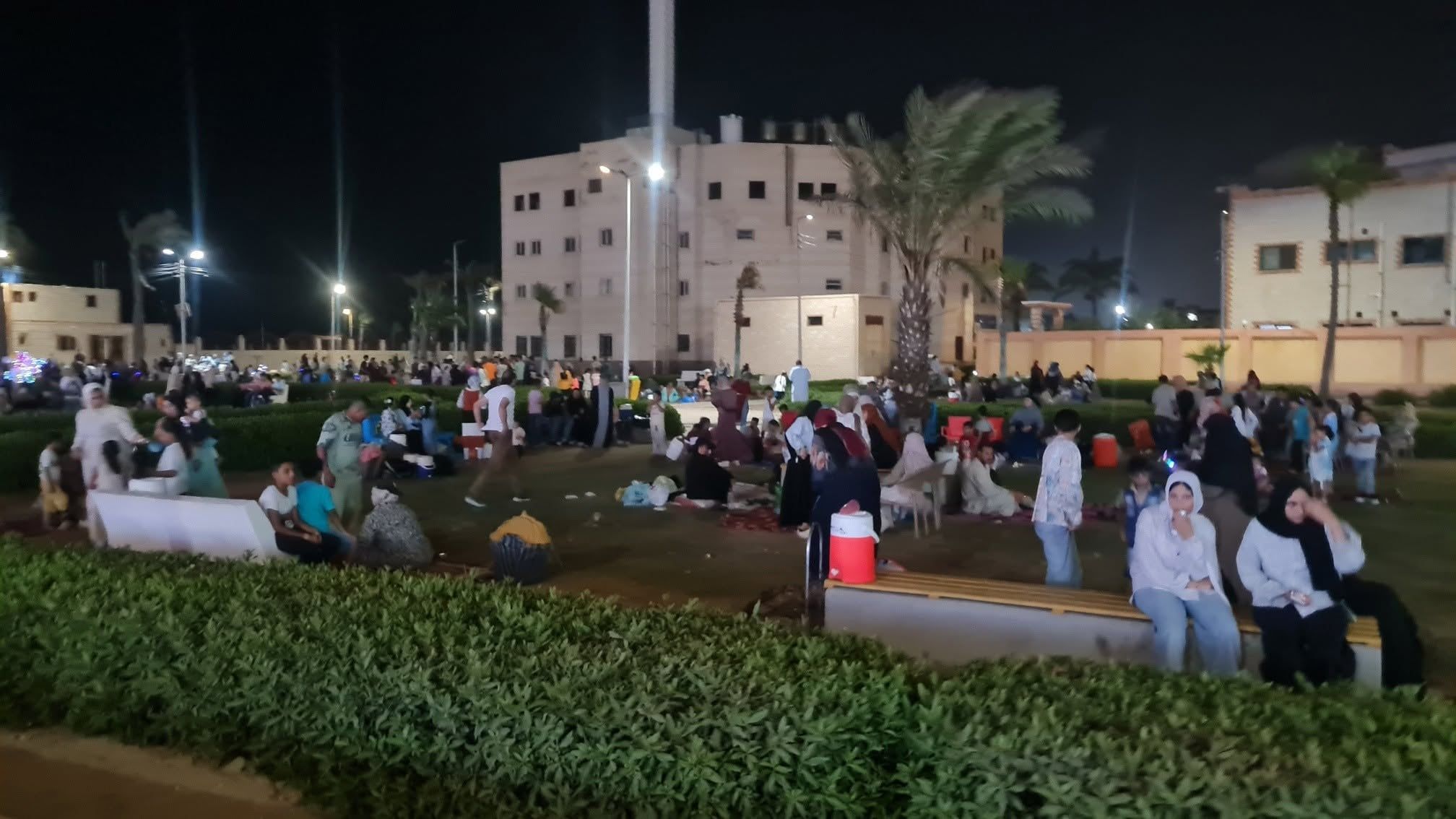 تواجد المصيفين بالميادين