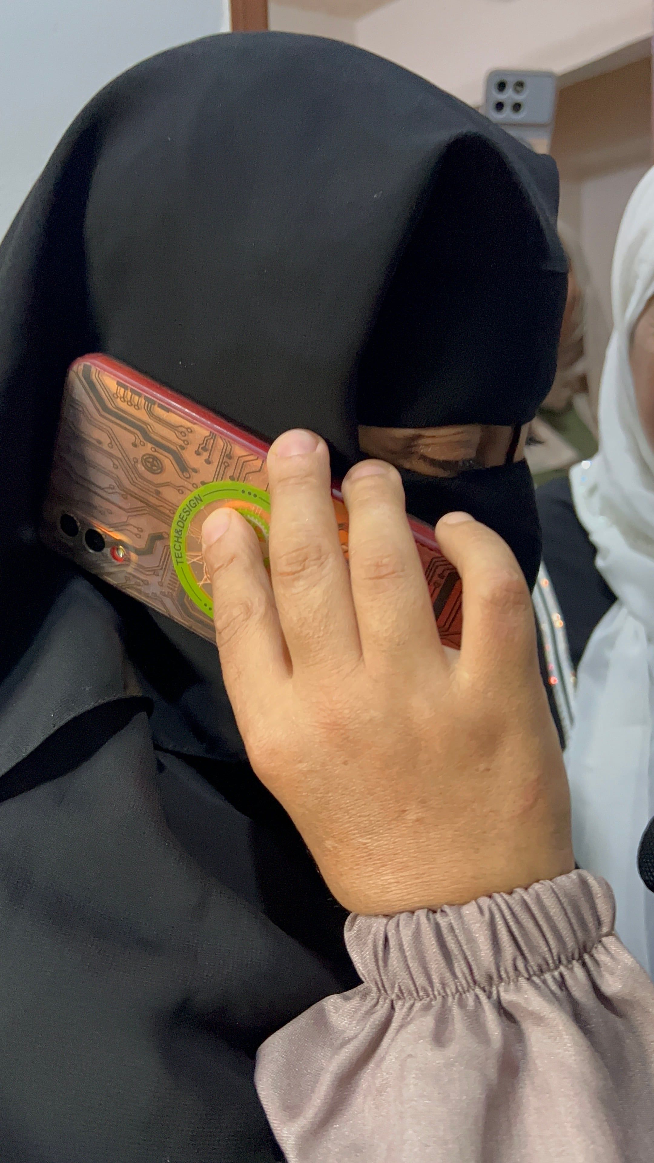 محافظ الدقهلية يهنئ والدة الثالث علي الجمهورية للثانوية الأزهرية محافظ الدقهلية يهنئ والدة الثالث علي الجمهورية للثانوية الأزهرية