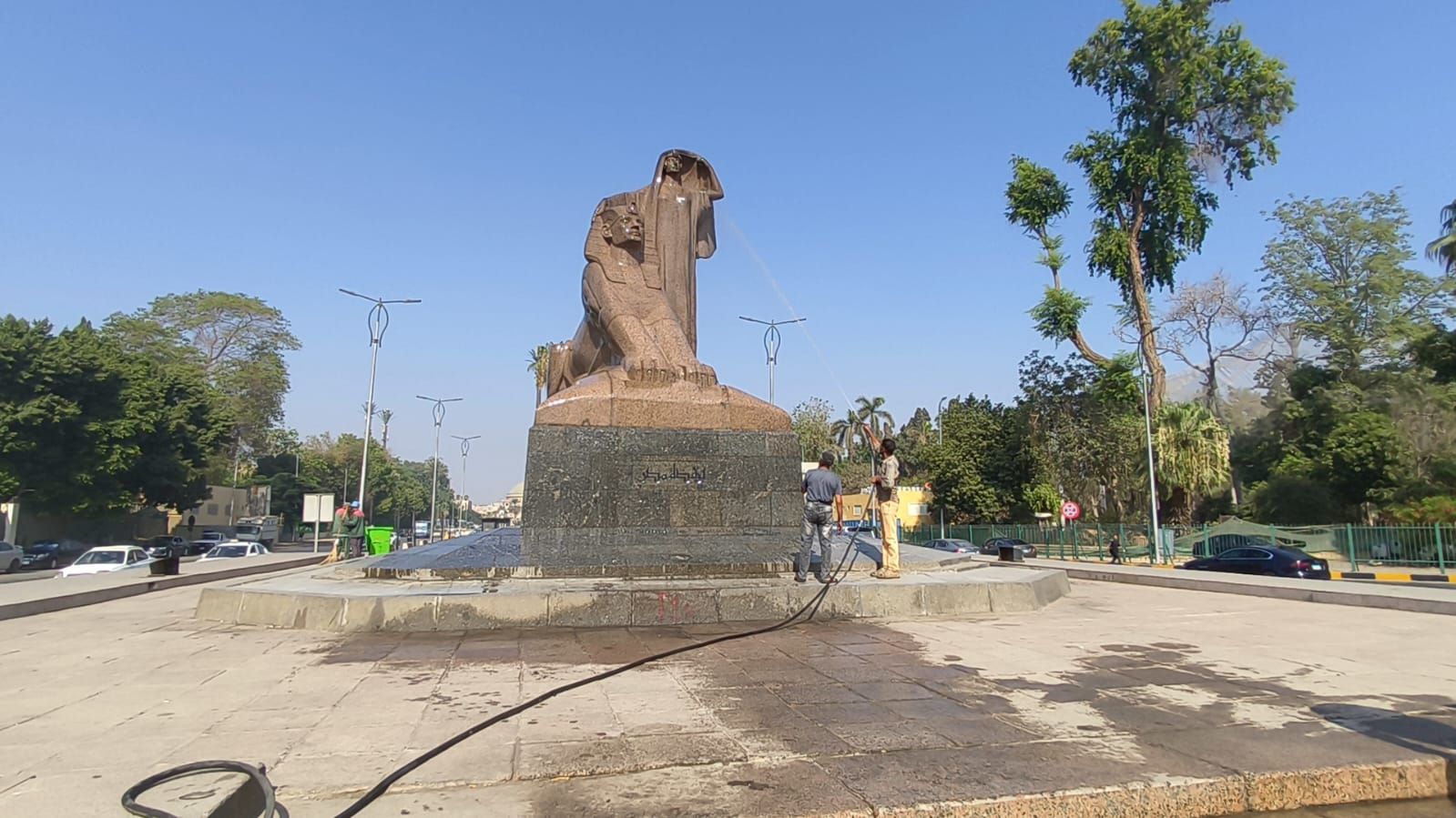 غسيل ميادين محافظة الجيزة ضمن خطة التجميل (5) غسيل ميادين محافظة الجيزة ضمن خطة التجميل (5)