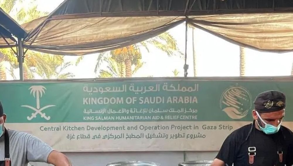 جهود إغاثية سعودية متواصلة.. 25 ألف وجبة غذائية لأهالي غزة - واس