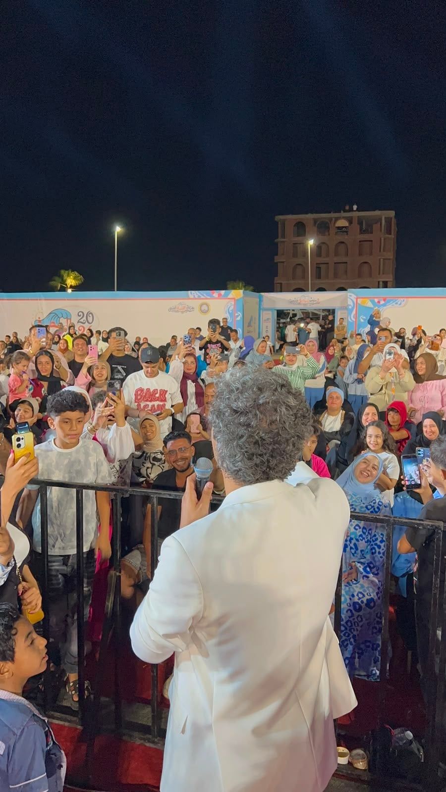 تفاعل الجمهور مع الفنان محمد محسن