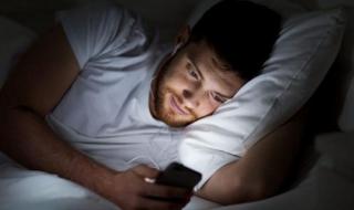 كيف تؤثر الأجهزة الإلكترونية المنزلية على جودة نومك؟