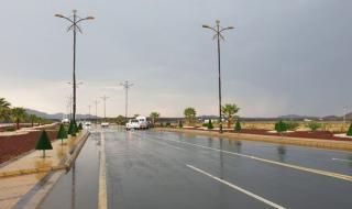الأرصاد : أمطار وزخات برد وجريان السيول على 8 مناطق