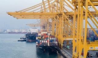 "موانئ دبي العالمية": جميع عمليات ميناء جبل علي تسير بصورة طبيعية