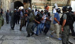 مستوطنون يقتحمون المسجد الأقصى.. واعتقال 40 فلسطينيا من الضفة الغربية