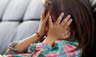 6 علامات تدل على أن طفلك تعرَّض للتحرش.. "لا تتجاهليها"