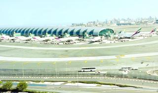 مطار دبي يستعيد تألقه .. وتدفق المسافرين يتواصل