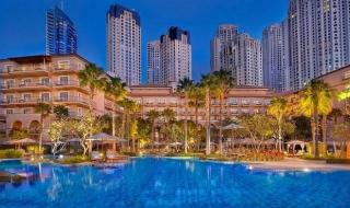 «ريتز كارلتون دبي» و«كونراد أبوظبي» بين أفضل الفنادق في العالم