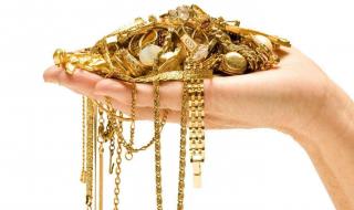 جرام الذهب عيار 21 بـ 3100 جنيه النهاردة