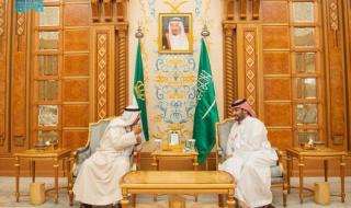 ولي العهد يلتقي أمير الكويت ويستعرضان العلاقات الأخوية بين البلدين