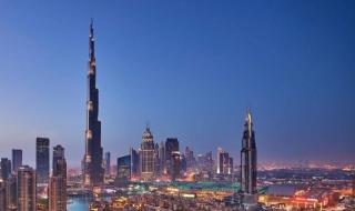 بالفيديو| سحر دبي.. برج خليفة يظهر شامخاً من مسافة 115 كم من رأس الخيمة