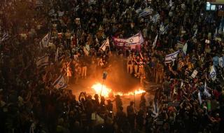 بالصور: إسرائيل على صفيح ساخن.. مظاهرات عارمة تطالب برحيل "نتنياهو"