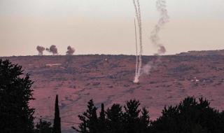 إسرائيل تستهدف مجمعا لحزب الله والأخير يرد بقصف قاعدة في الجولان..