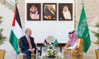 وزير الخارجية السعودي يستقبل رئيس وزراء فلسطين في الرياض