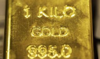 الذهب قرب 2400 دولار مع تزايد رهانات خفض الفائدة