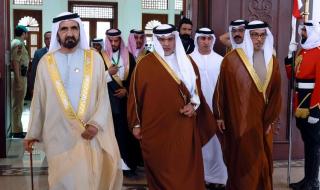 محمد بن راشد يصل المنامة للمشاركة في القمة العربية الـ 33 يرافقه منصور بن زايد