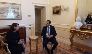 وزير الطاقة يتحادث مع نظيرته التونسية بإيطاليا