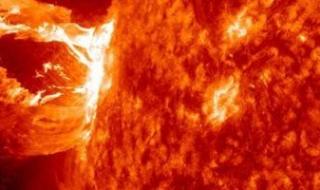تقرير يحذر: الانفجارات الشمسية القوية قد تضرب الأرض فى عام 2025