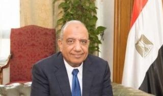 أخبار الاقتصاد اليوم: وزير قطاع الأعمال يتفقد مشروعات للأدوية بالقاهرة
