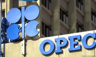  “أوبك+” يمدد تخفيضات إمدادات النفط حتى نهاية 2025 مع زيادة حصة الإمارات