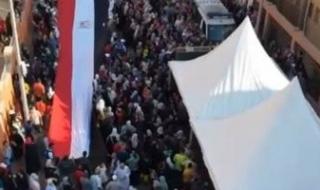 تزاحم الناخبين على مدرسة تحيا مصر بالأسمرات بأول أيام انتخابات الشيوخ.. فيديو