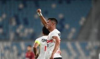 محمد شحاتة يساند الزمالك من المدرجات أمام الإسماعيلي رغم الإصابة
