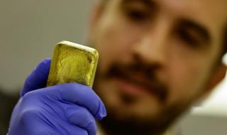 الذهب ينتعش مدعوما بصفقات شراء قبيل قرار الفائدة اليوم