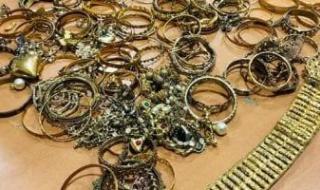 القبض على المتهمة بسرقة مشغولات ذهبية من شقة بالعجوزة