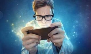 سر الإعلانات اللي بتظهر لك.. هل هاتفك بيتجسس عليك ولا مجرد صدفة؟