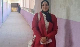 مشرفة
مدرسة
تدلى
بصوتها
وتدعو
السيدات
للمشاركة
فى
انتخابات
البرلمان