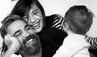 نسليهان أتاغول تبهر الجمهور بصور عائلية جديدة