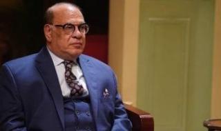 صلاح
عبد
الله
وعمرو
يوسف
وأحمد
رزق
يقدمون
العزاء
فى
أرملة
الراحل
مصطفى
متولى