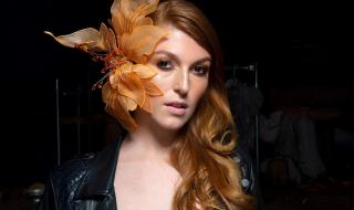 كيف
تختارين
أكسسوارات
شعرك
لتتألقي
في
حفل
رأس
السنة
2026؟