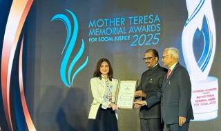 تكريم
    عالمي
    للدكتورة
    هبة
    السويدي
    بجائزة
    الأم
    تريزا
    للسلام
    والعدالة
    الاجتماعية