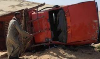 إصابة
10
أشخاص
فى
حادث
انقلاب
سيارة
ربع
نقل
بطريق
العلاقى
بأسوان