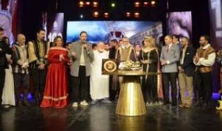 المسرح
القومى
يحتفل
بنجاح
الملك
لير
بعد
100
ليلة
عرض
وإيرادات
تجاوزت
3
ملايين
جنيه