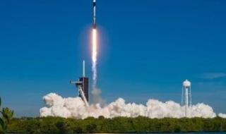 هيئة
الاتصالات
الأمريكية
توافق
على
إطلاق
7500
قمر
صناعى
إضافى
من
«ستارلينك»