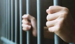 اليوم
استئناف
عاطل
على
حكم
سجنه
3
سنوات
بتهمة
سرقة
طالب
بالإكراه