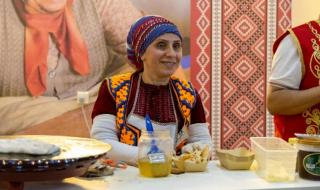 مشاركات
    دولية
    تُثري
    مهرجان
    الكليجا
    في
    نسخته
    السابعة
    عشرة