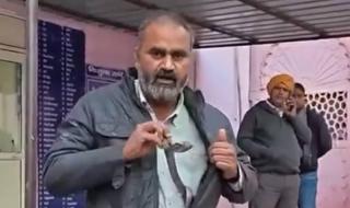 هندي
      يدخل
      مستشفى
      لإسعافه
      من
      لدغة
      ثعبان
      وهو
      في
      جيبه