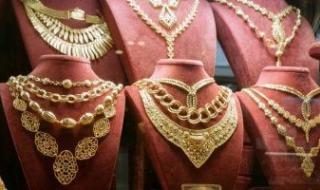 عيار
21
ثابت
عند
6170
جنيهًا..
أسعار
الذهب
تترقب
تحركات
السوق
العالمى