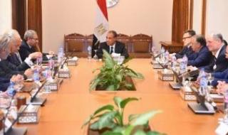 وزير
الخارجية
يستقبل
وفدًا
من
رجال
الأعمال
الكنديين